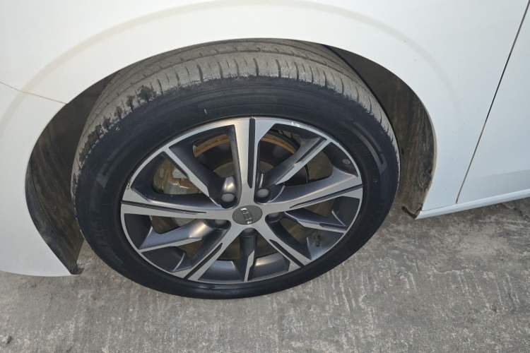 Used Geely Auto Emgrand 2022 4th Generation 1.5L CVT Luxury Model
