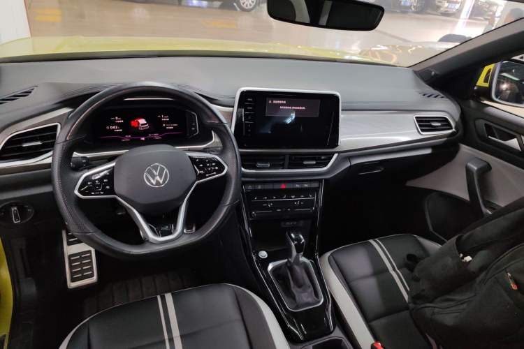 Used Volkswagen T-ROC 2023 300TSI DSG Two-Wheel Drive Starlight Edition
