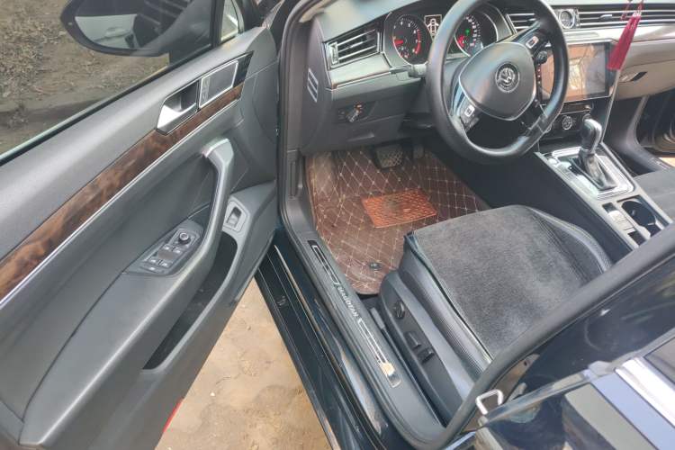 Used Volkswagen Magotan 2017 330TSI DSG Luxury Model
