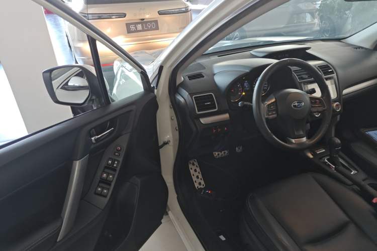 Used Subaru Forester 2015 2.0i Special Edition Commemorative Model
