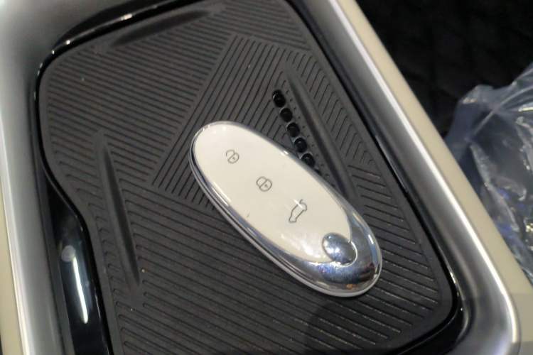 Used Dongfeng NAMMI 01 2024 New Edition 330 Plus Smart+