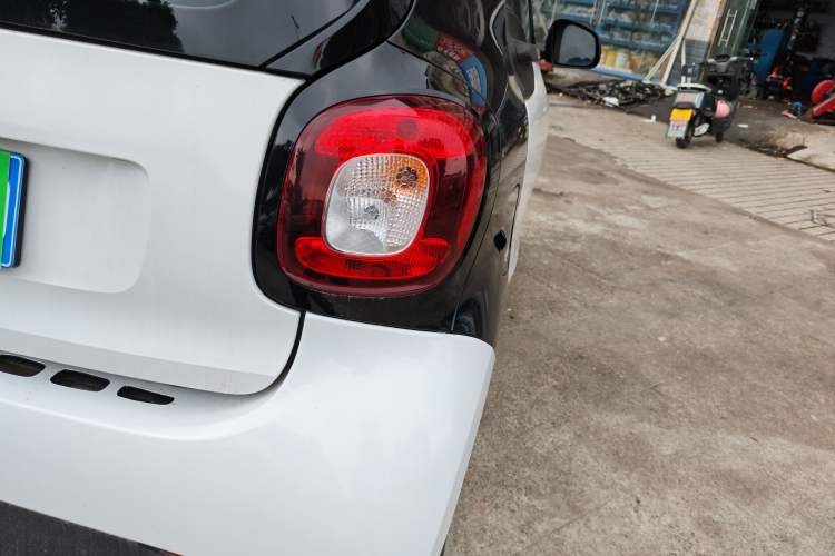 Used  fortwo 2018 1.0L 52kW Hardtop Dynamic Version China V
