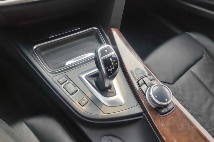 Used BMW 3 Series 2014 320Li Luxury Design Package
