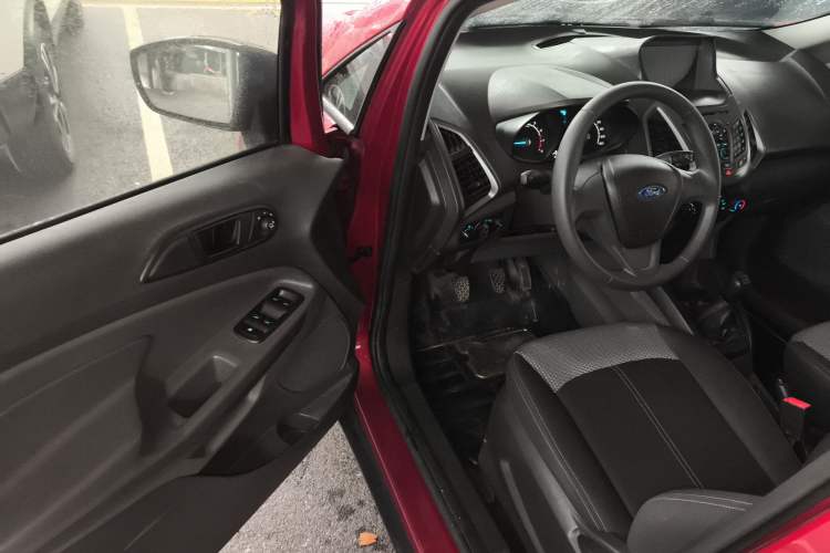 Used Ford EcoSport 2013 1.5L Manual Comfort Model
