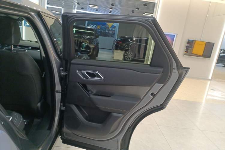 Used Land Rover Range Rover Velar 2023 250 PS
