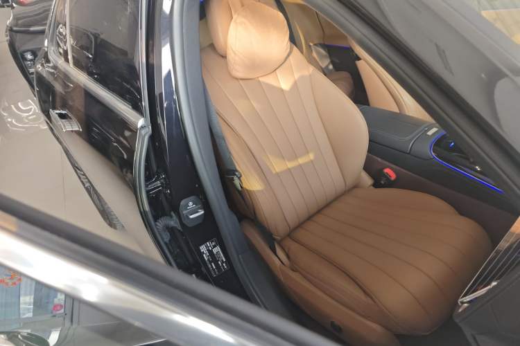 Used Mercedes-Benz E-Class 2024 Facelift E 260 L 4MATIC
