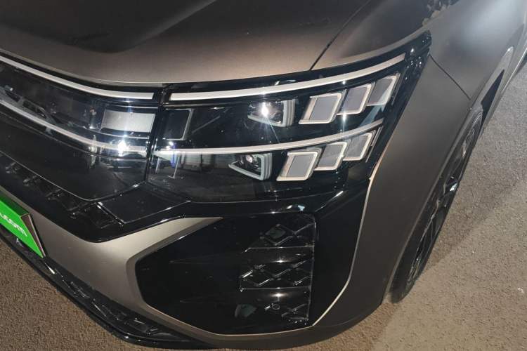 Used Volkswagen Teramont 2025 Tiguan Pro 450TSI Four-Wheel Drive Summit Edition
