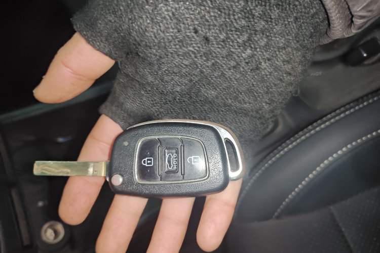 Used Hyundai Verna 2016 1.4L Manual Cool Edition GLS
