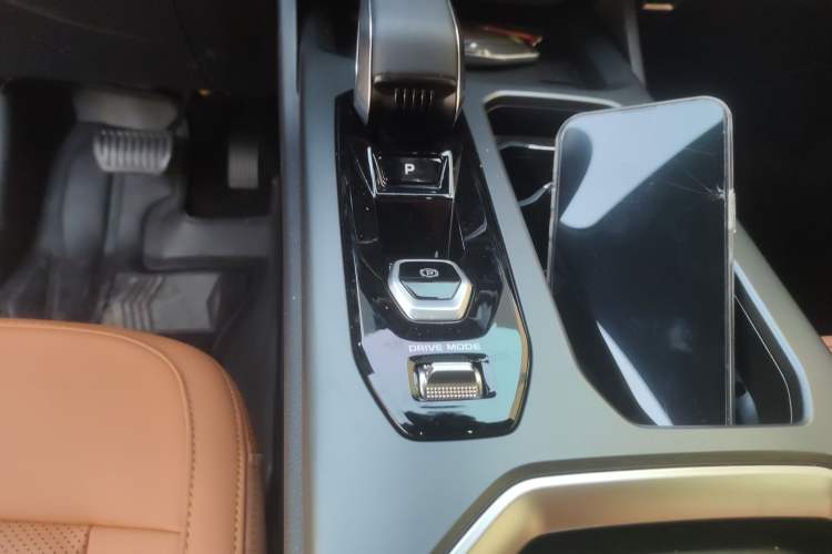 Used Geely Auto Haoyue L 2024 2.0T DCT Flagship Version
