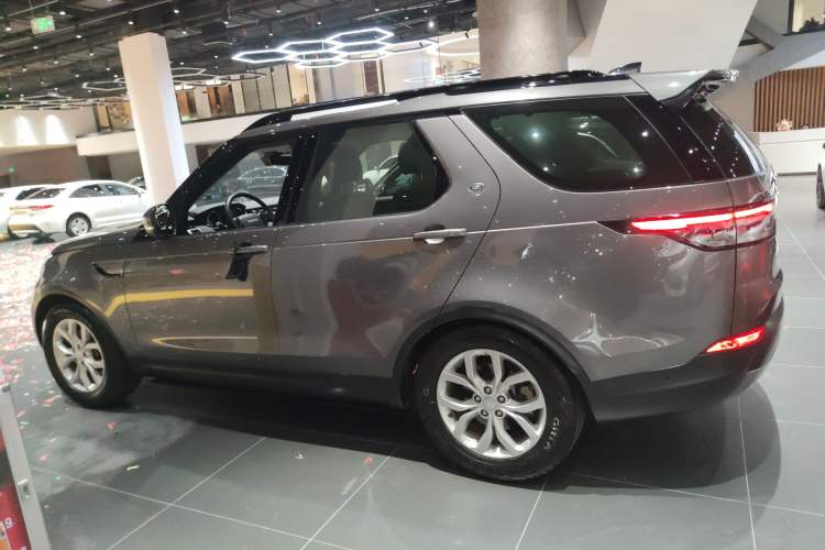 Used Land Rover Discovery 2019 2.0T SE
