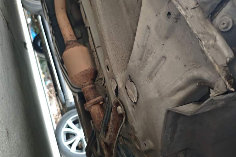 Used Geely Auto Emgrand X7 Sport 2018 1.8TD Automatic Two-Wheel Drive ZhiZun Model with 4G Connectivity
