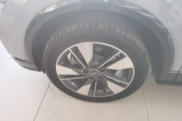 Used Audi Q2L 2024 35TFSI Fashionable and Elegant Version
