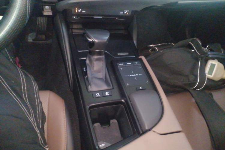 Used Lexus ES 2021 300h Excellence Edition
