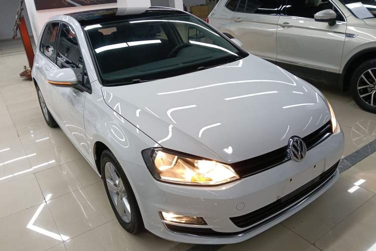 Used Volkswagen Golf 2016 230TSI Automatic Comfort Version
