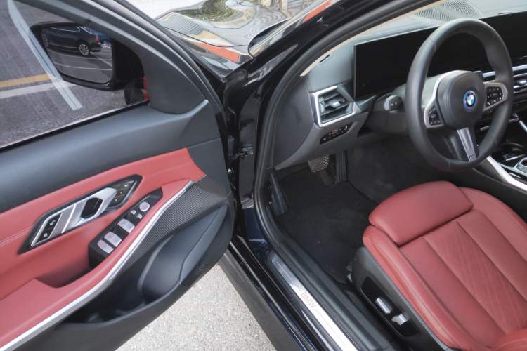 Used BMW i3 2022 eDrive 35 L
