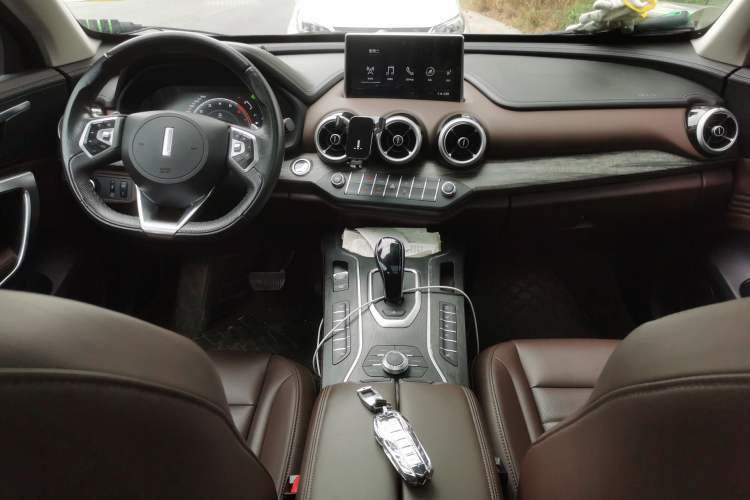 Used Wey VV7 2019 Upgraded Model 2.0T Ultra-Luxury Version China VI Standard
