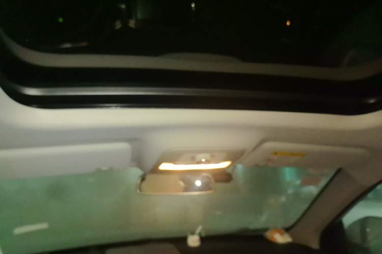 Used Roewe RX5 2019 20T Two-Wheel Drive Automatic 4G Connected Platinum Edition
