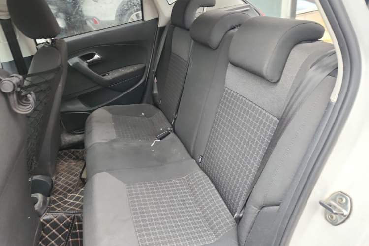 Used Volkswagen Polo 2016 1.6L Automatic Comfort Model