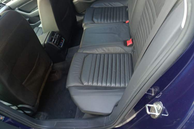 Used Volkswagen Variant 2018 380TSI Two-Wheel Drive Comfort Edition
