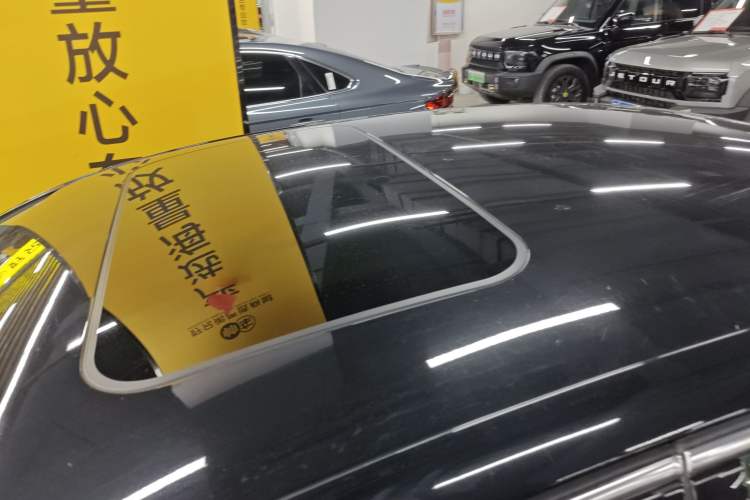 Used Volkswagen Magotan 2016 1.8TSI Luxury Comfort Model
