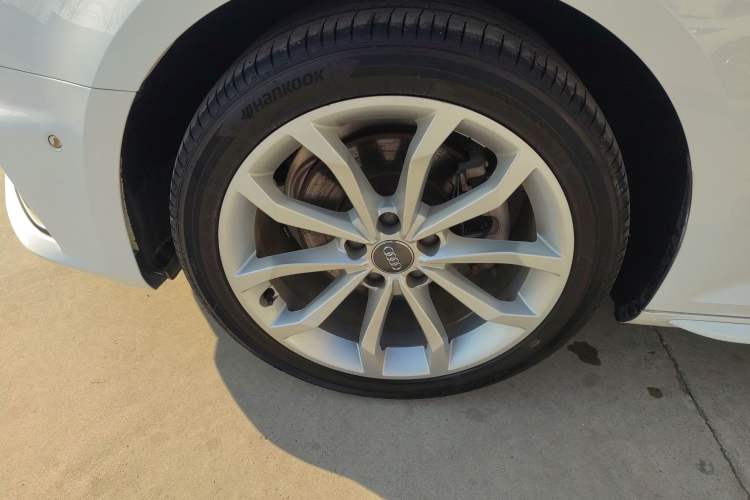 Used Audi A4L 2019 40 TFSI Fashion Version China V