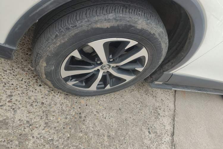 Used Toyota RAV4 2016 2.0L CVT Two-Wheel Drive Fashion Edition China V Standard