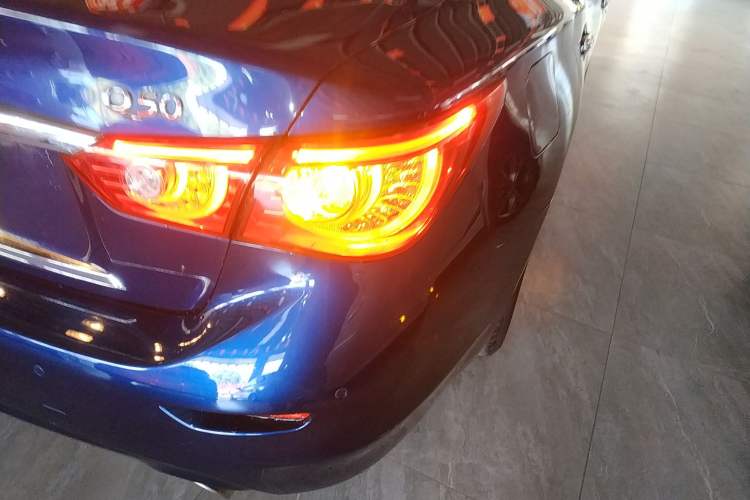 Used Infiniti Q50L 2015 2.0T Enjoyment Edition
