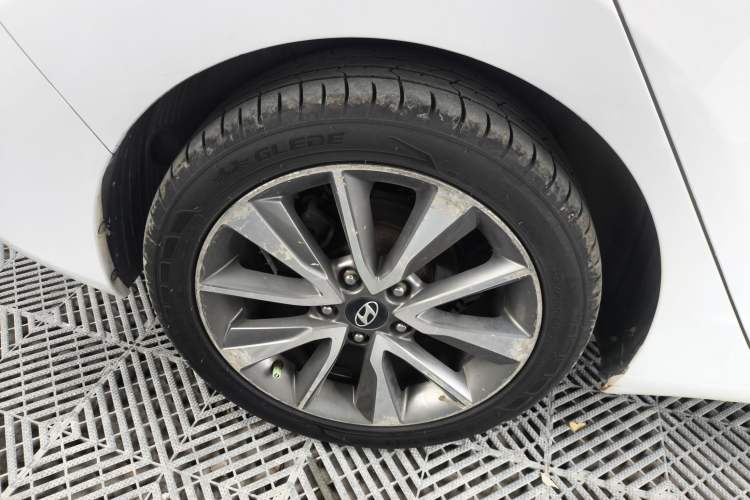 Used Hyundai Elantra 2015 1.6L Automatic Luxury Model