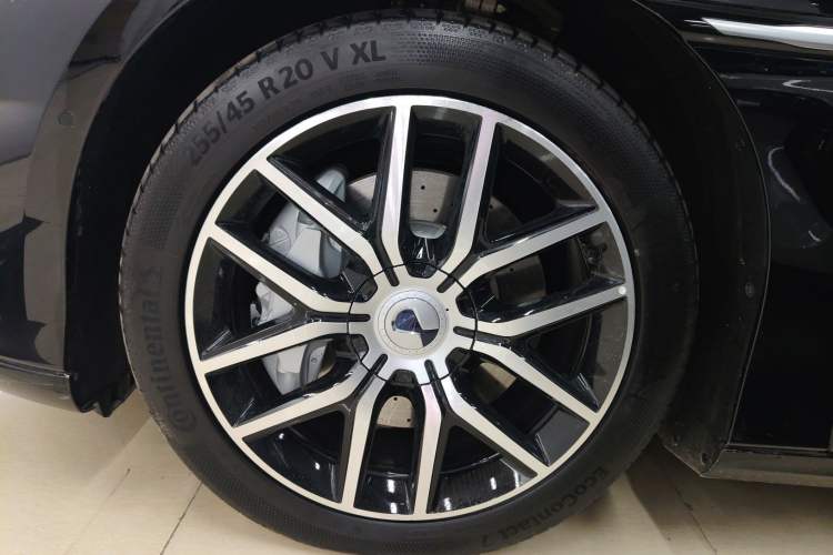 Used Denza Z9 2024 630 km All-Wheel Drive Max Version
