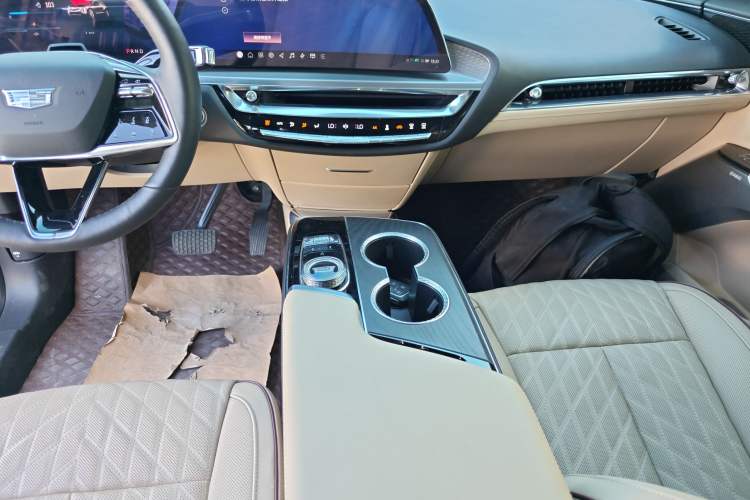 Used Cadillac LYRIQ 2022 Rear-Drive Long-Range Prestige Edition
