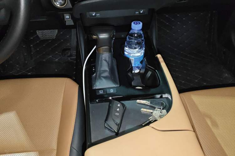 Used Lexus ES 2023 200 Excellence Edition
