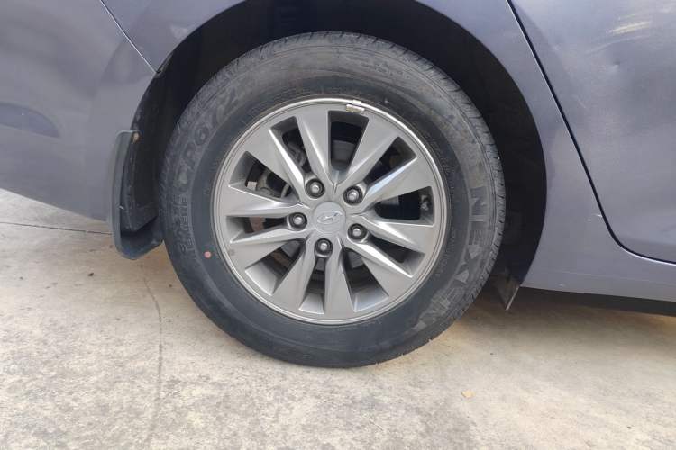 Used Hyundai Celesta 2017 1.6L Automatic Enjoyment Version GLS
