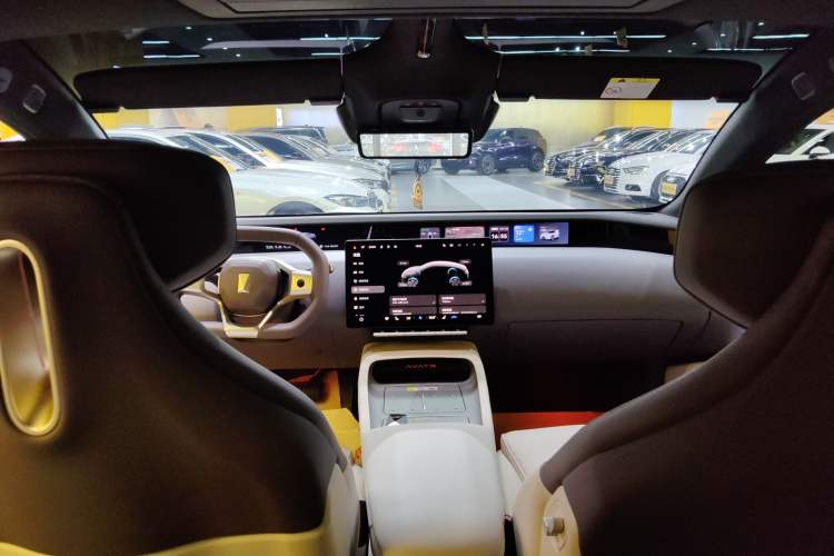 Used  11 2025 Ultra Extended-Range Edition
