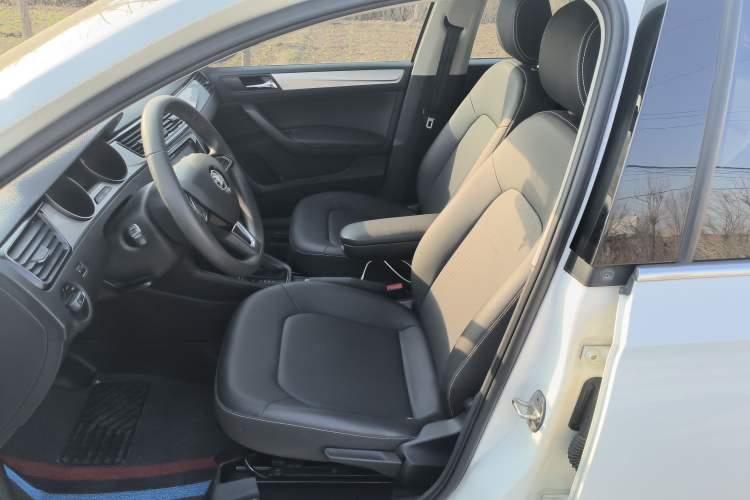 Used Skoda Rapid 2022 1.5L Automatic Comfort Edition
