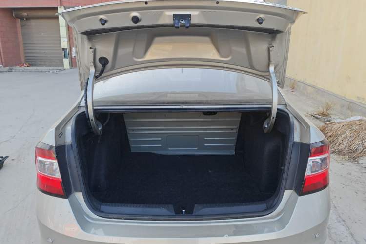 Used Skoda Rapid 2018 1.6L Manual Standard Edition