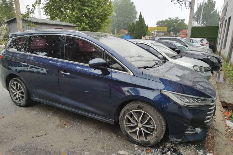 Used BYD Song MAX 2017 1.5T Automatic Smart Connect Elite 7-Seater
