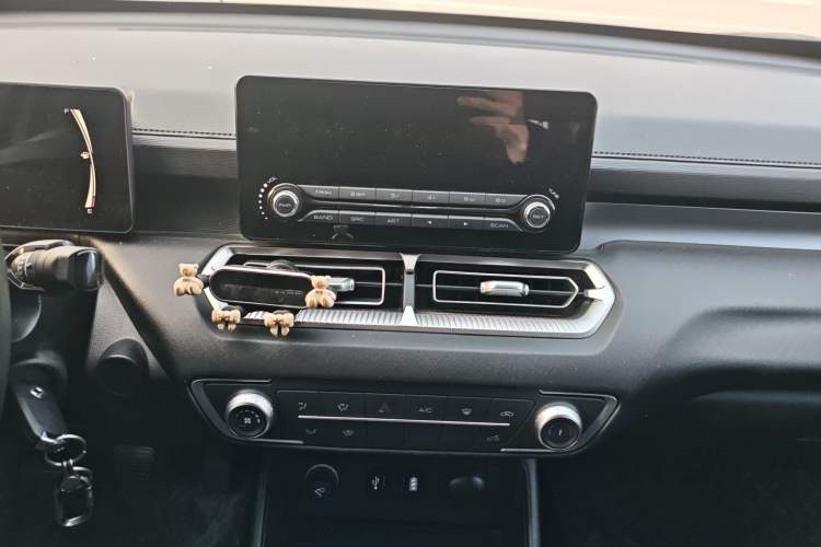 Used Great Wall King Kong Poer 2023 2.0T Manual Diesel Two-Wheel Drive Entrepreneurial Version with Long Flat Bed GW4D20M
