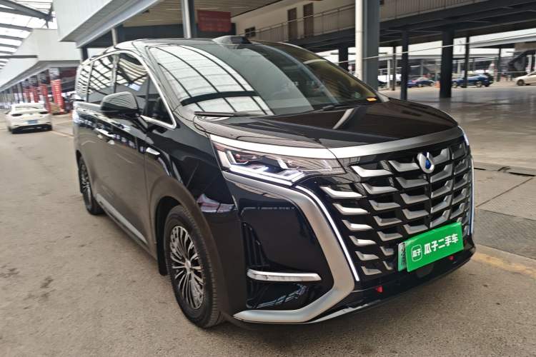 Used Denza D9 2025 DM-i Smart Drive 1020 Four-Wheel Drive Premium Model