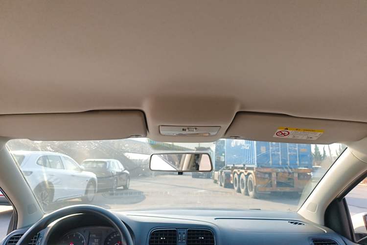 Used Volkswagen Polo 2016 1.4L Manual Fashion Model