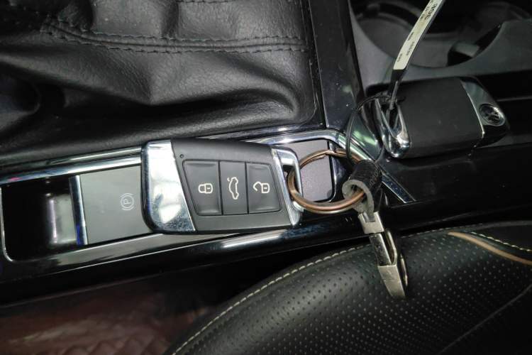 Used Volkswagen Passat 2020 330TSI Luxury Edition China VI
