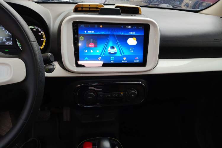 Used Roewe Clever 2021 302 km New Four-Seater Super-Efficient Version
