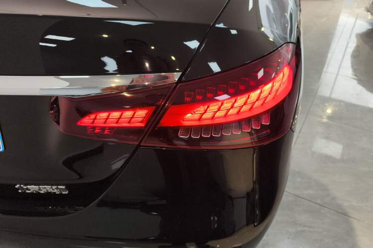 Used Mercedes-Benz E-Class 2021 Restyled E 300 L Sporty and Stylish Edition
