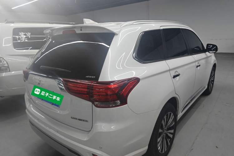 Used Mitsubishi Outlander 2021 2.4L 4x4 Zhi Xiang Edition 7 Seats