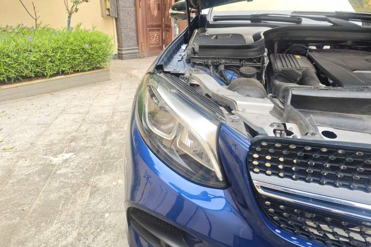 Used Mercedes-Benz GLC Coupe 2017 GLC 260 4MATIC Coupe SUV
