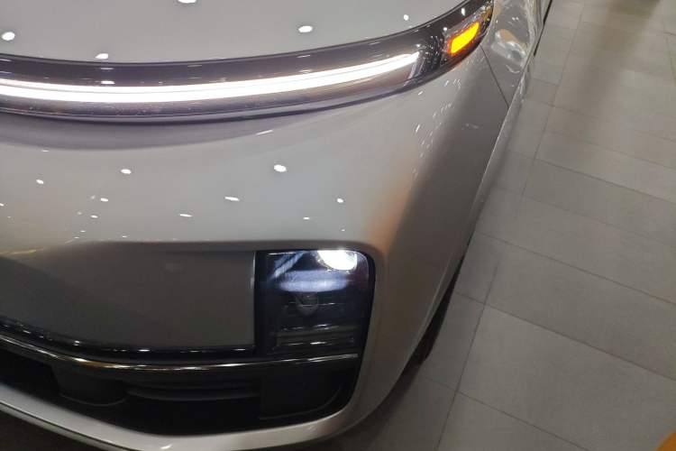 Used Li Auto L8 2023 Pro Model
