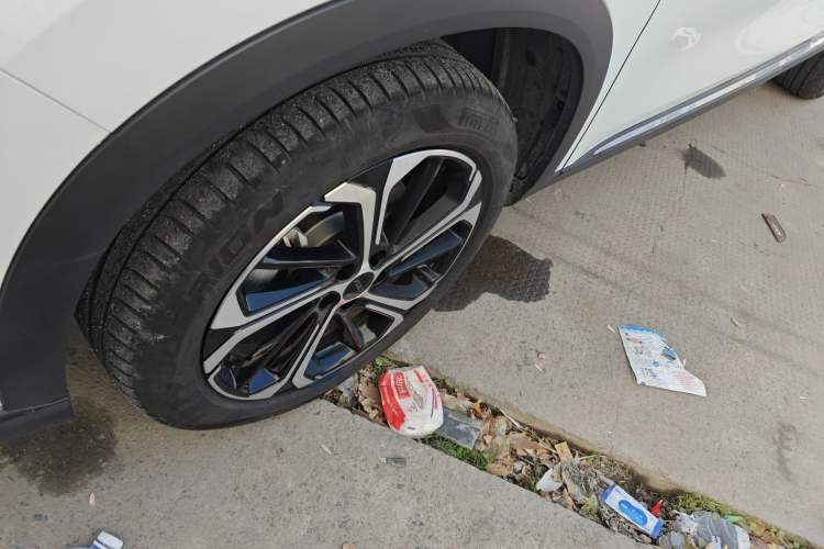 Used Dongfeng Aeolus Huge 2022 Mach Dual-Motor 1.5T MHD Dare-to-Dream Edition