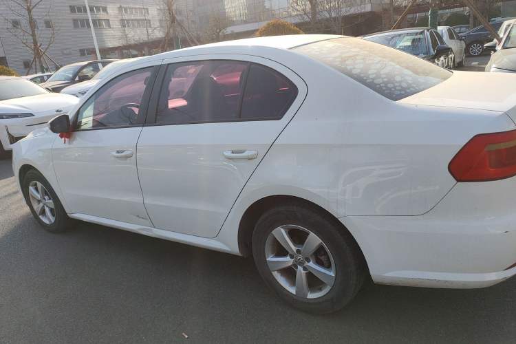 Used Volkswagen Lavida 2013 Revised Classic 1.6L Automatic Fashion Edition
