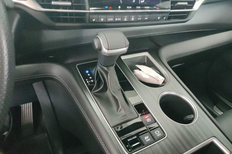 Used Toyota Sienna 2023 2.5L Hybrid Deluxe Edition