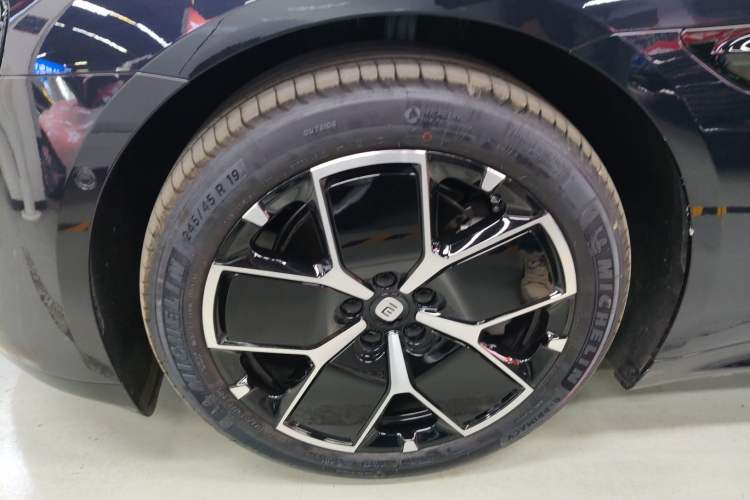 Used  SU7 2024 Rear-Drive Ultra-Long Range Advanced Pro-Level Intelligent Driving Version