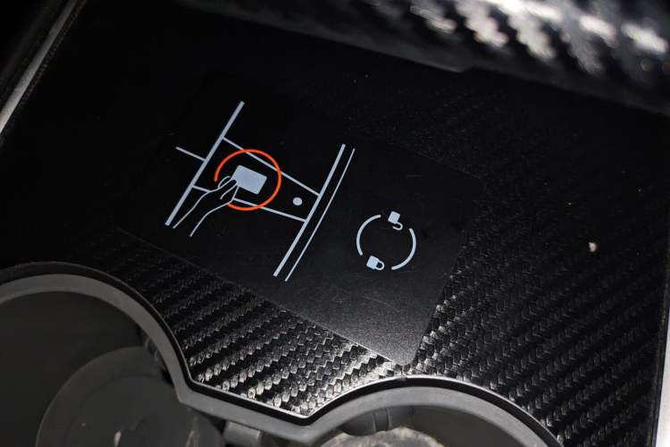 Used Tesla Model Y 2023 Rear-Wheel-Drive Version
